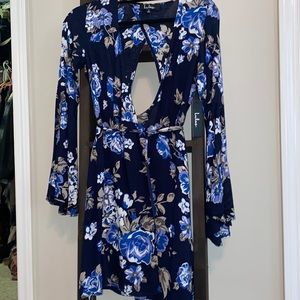 Lulus NWT open back wrap dress with flat slit sleeves